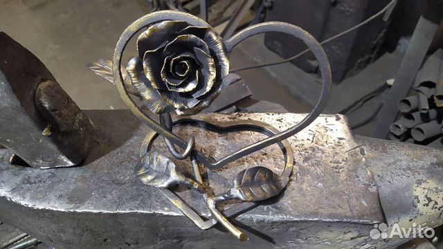 Подарок кованая роза