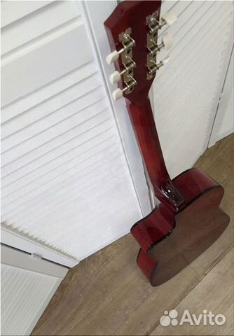 Гитара новая