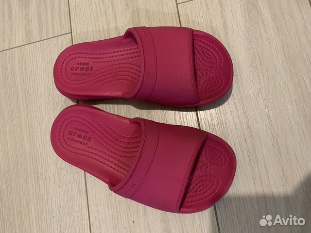 Шлёпанцы Crocs на девочку Шлёпанцы Crocs на девочку