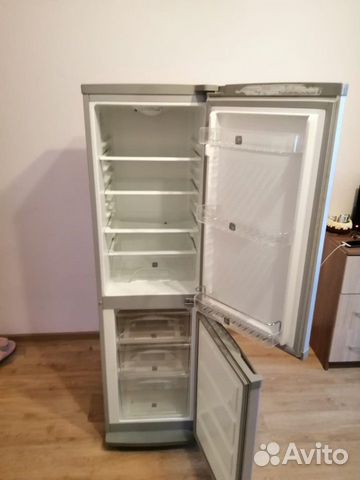Холодильник SAMSUNG