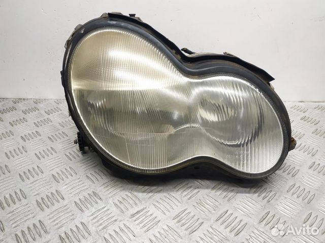 Фара правая Mercedes Benz C W203 2001-2004 Фара правая Mercedes Benz C W203 2001-2004