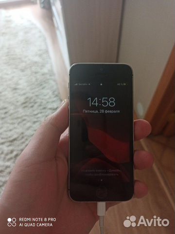 Телефон iPhone SE 64gb Телефон iPhone SE 64gb