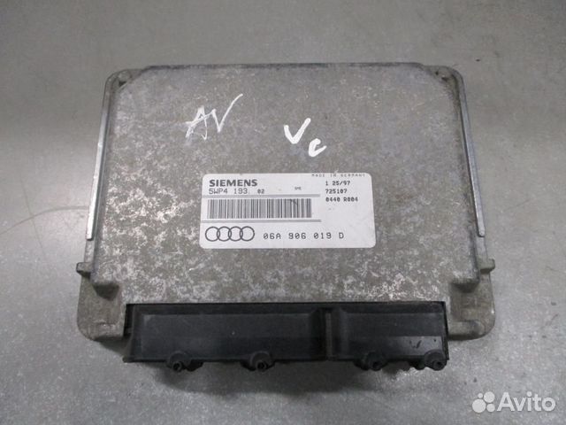 Блок управления двигателем Audi A3 (8L) 1997-2003
