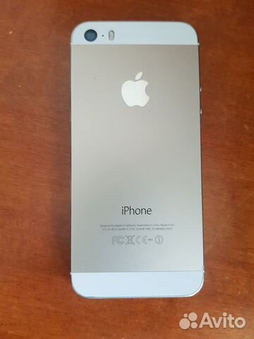 Телефон iPhone 5