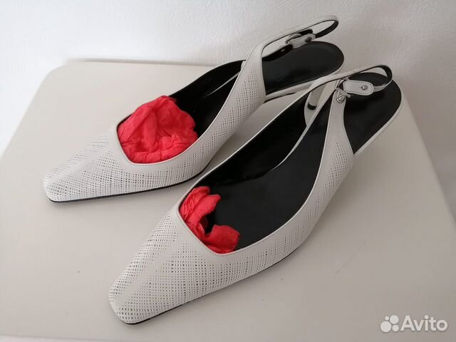 Босоножки Bally белые, новые, р.39 на 37,5-38 Босоножки Bally белые, новые, р.39 на 37,5-38