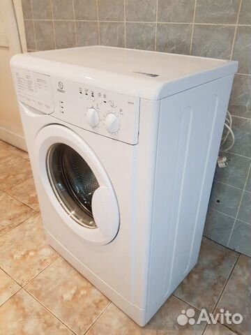 Стиральная машина Indesit 5kg узкая 40см Стиральная машина Indesit 5kg узкая 40см