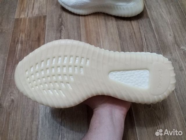 Кроссовки Adidas Yeezy Boost 350 V2 Cream Кроссовки Adidas Yeezy Boost 350 V2 Cream