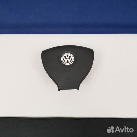 Крышка подушки безопасности руля VW Jetta 5 черная Крышка подушки безопасности руля VW Jetta 5 черная