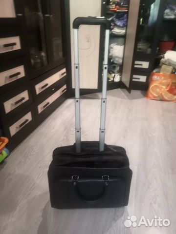 Чемодан, бизнес-кейс, новый