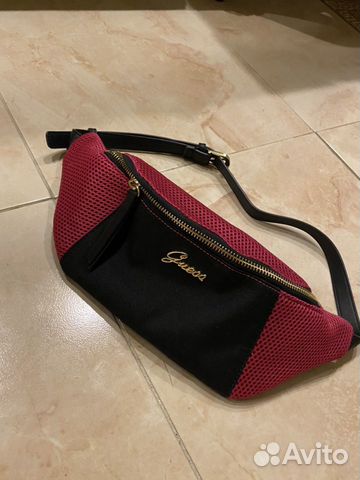 Сумка на пояс guess