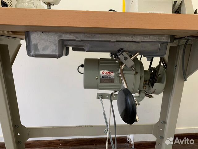 Швейная машинка juki DDL 8700 + стол Швейная машинка juki DDL 8700 + стол