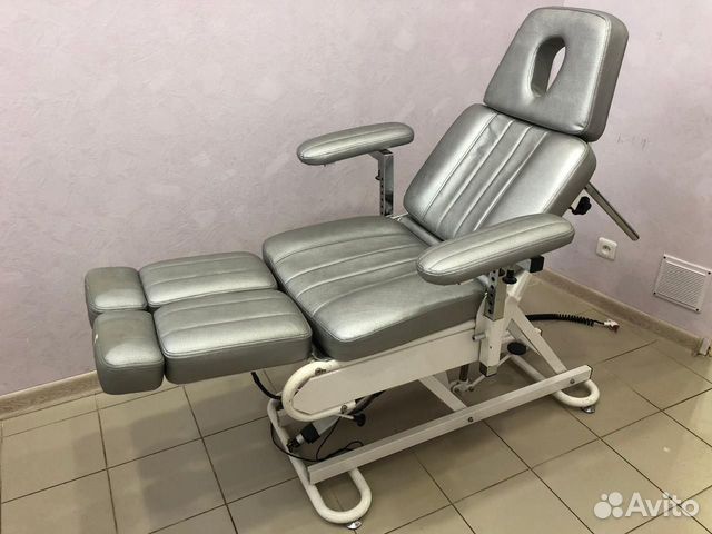 Кушетка косметологическая в хорошем состоянии