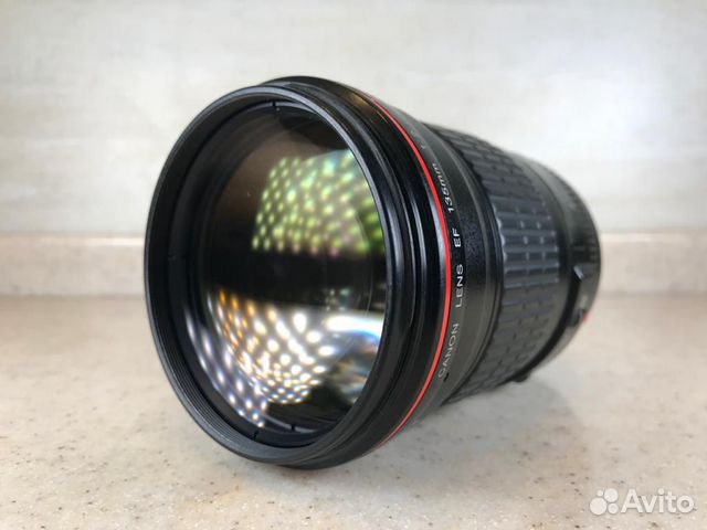 Canon EF 135mm f/2L USM (R61) Canon EF 135mm f/2L USM (R61)
