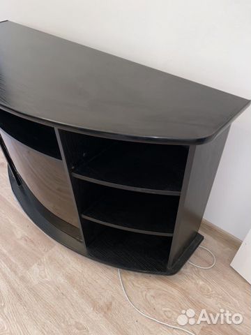 Стеклянная тумба под телевизор Стеклянная тумба под телевизор