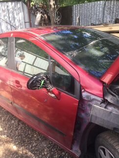 Дверь красная передняя правая Peugeot 308