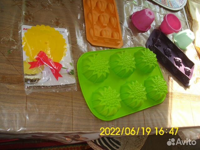 Формы, набор посуды, термос, чайник и др