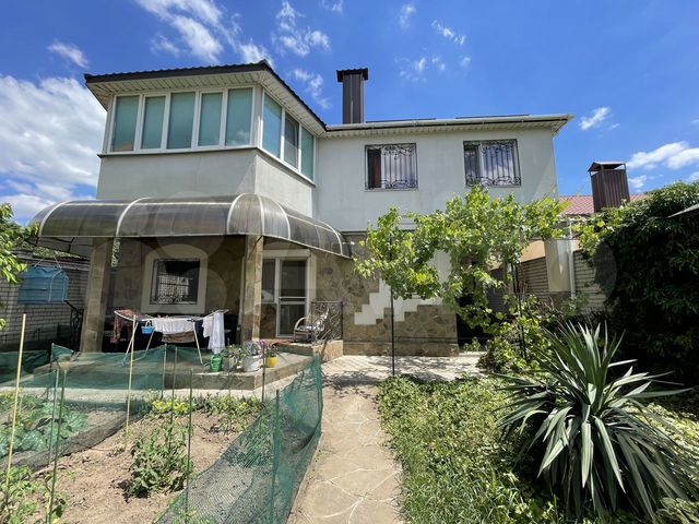 Дом 168 м² на участке 4,5 сот.