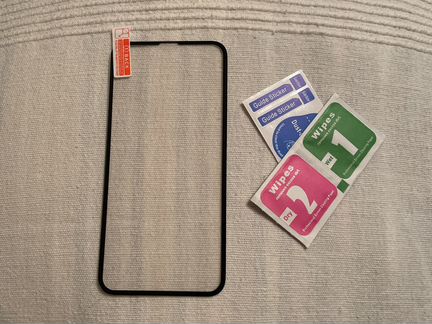 Защитное стекло на iPhone 11 pro