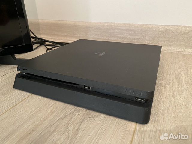 Игровая приставка ps4 slim