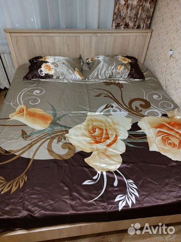 Кровать двухспальная с матрасом 180х200 бу