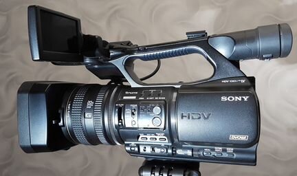 Sony HVR-Z5e + аксессуары