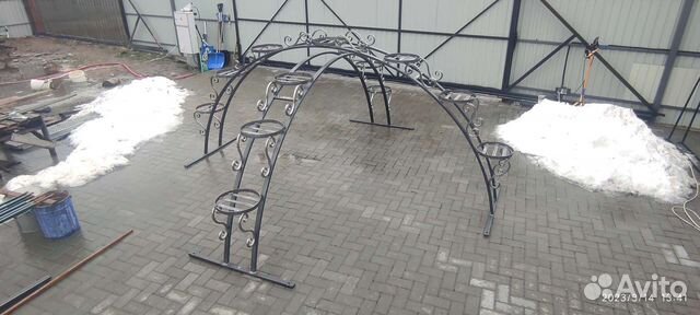 Садовая арка для цветов