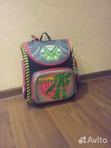 Школьный портфель,рюкзак