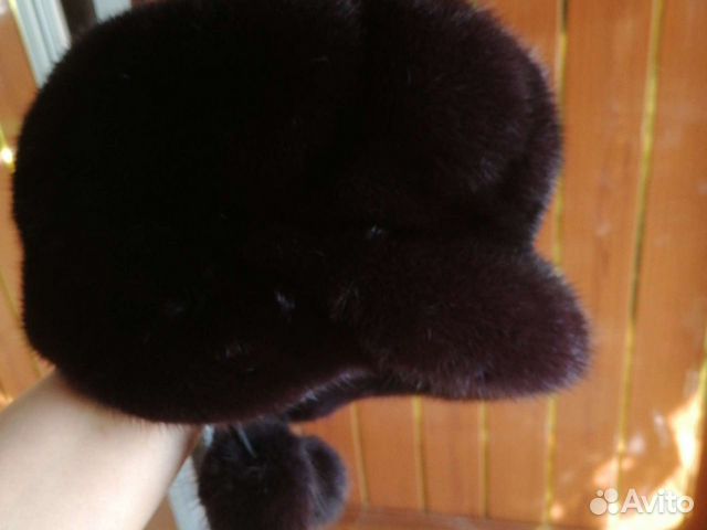 Женские меховые шапки