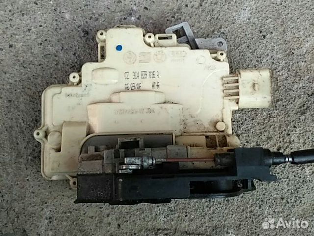 Замок задней левой двери Volkswagen Passat B6