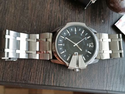 Часы Diesel