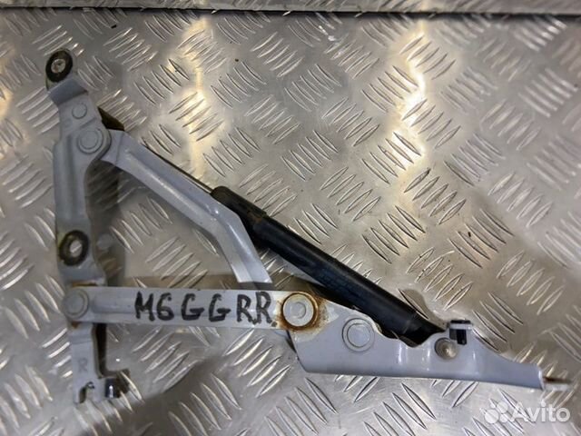 Петля крышки багажника задняя правая Mazda 6 Gg