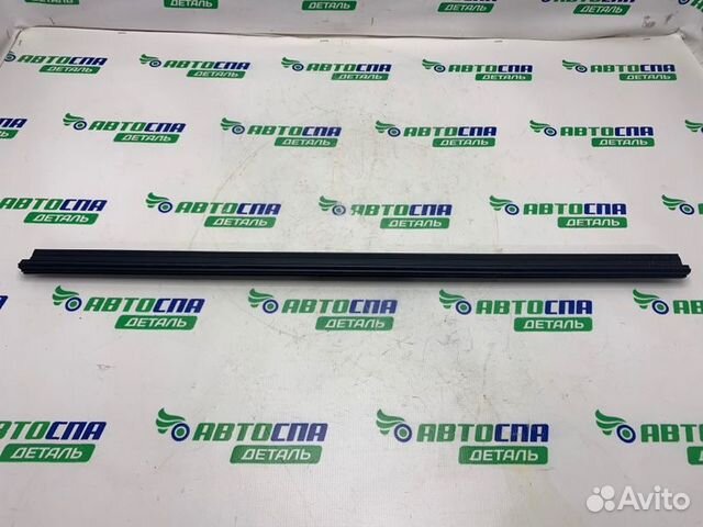 Уплотнитель стекла двери задний правый Citroen C4