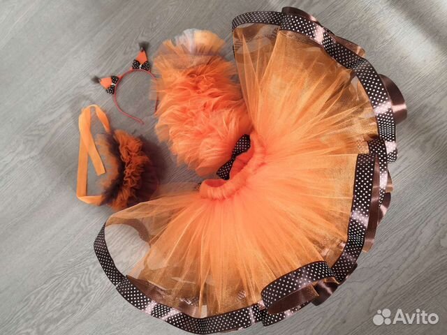 Костюмы белки, лисички,снежинки,елки,конфеты и тд