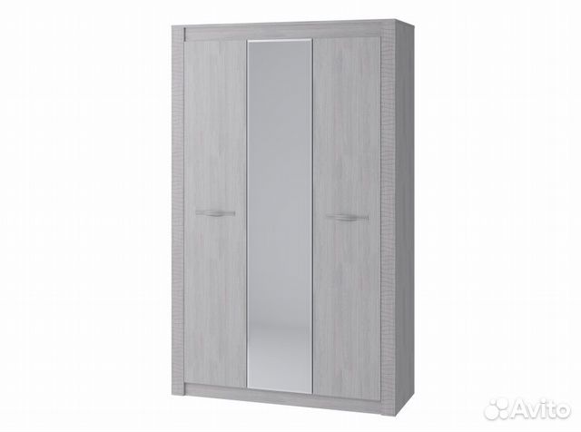 Шкаф трёхстворчатый 