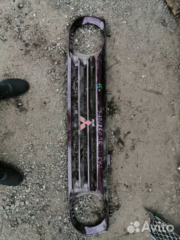 Решетка радиатора Mitsubishi Pajero H57