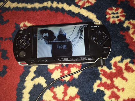 Sony PSP 2008 + 4 игры и оригинальное зарядное уст