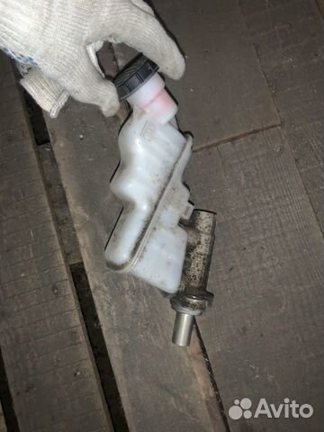 Главный тормозной цилиндр hyundai Solaris