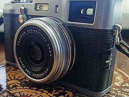 Fujifilm FinePix X100 Компактный фотоаппарат