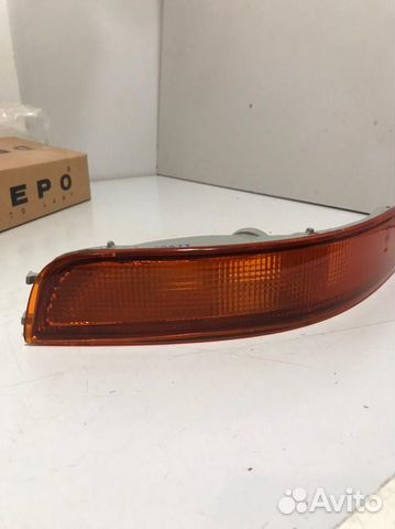 Toyota corolla передний правый поворотник