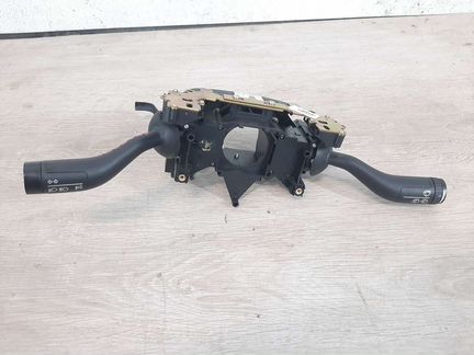 Переключатель подрулевой Volkswagen Toureg 1