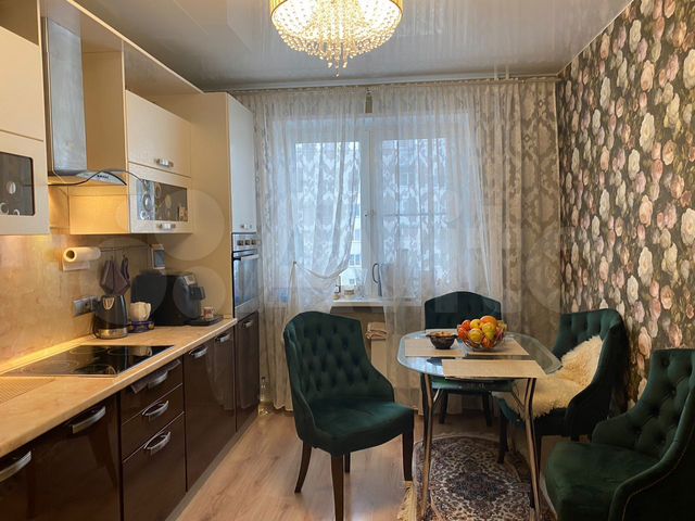 3-к. квартира, 81 м², 8/9 эт.