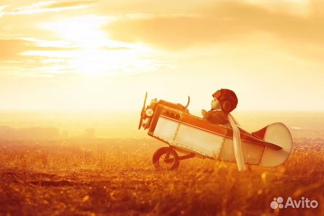 Детский игрушечный самолет