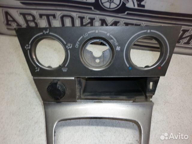 Панель передняя салона Pontiac Vibe 1