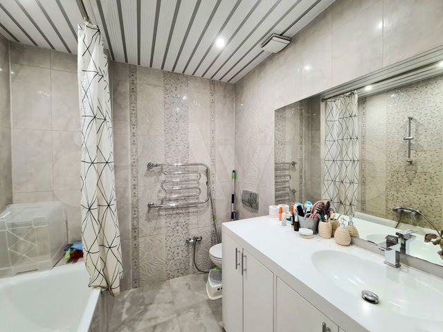 4-к. квартира, 180 м², 2/4 эт.