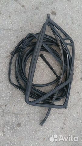 Уплотнитель Форд Фиеста 3 дорестайл