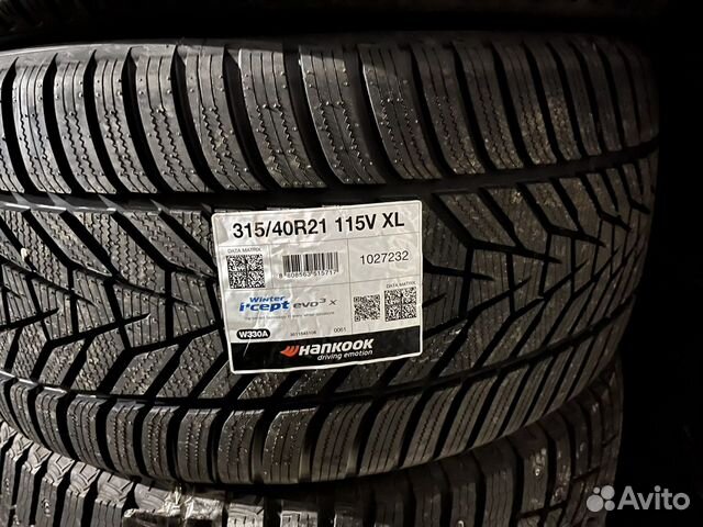 Hankook Winter I'Cept Evo 3 W330A 275/45 R21 и 315/40 R21 115V
