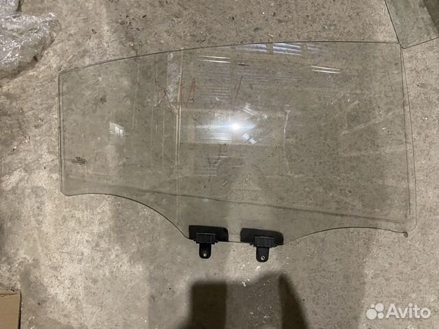 Стекло двери Kia Rio 4 x-line