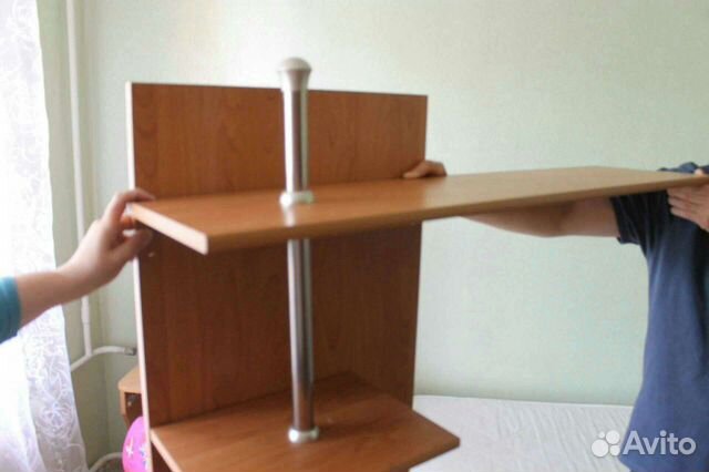 2 симметричных стеллажа для цветов