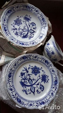 Предметы от сервизов синий лук рига