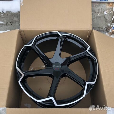 Диски Giovanna Dalar X R22 на Range Rover Sport